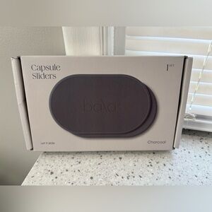 NIB Bala Capsule Sliders - Charcoal with carrying case